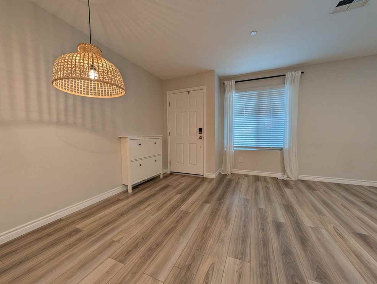 6206 Foxes Dale St - Photo 3 of 24