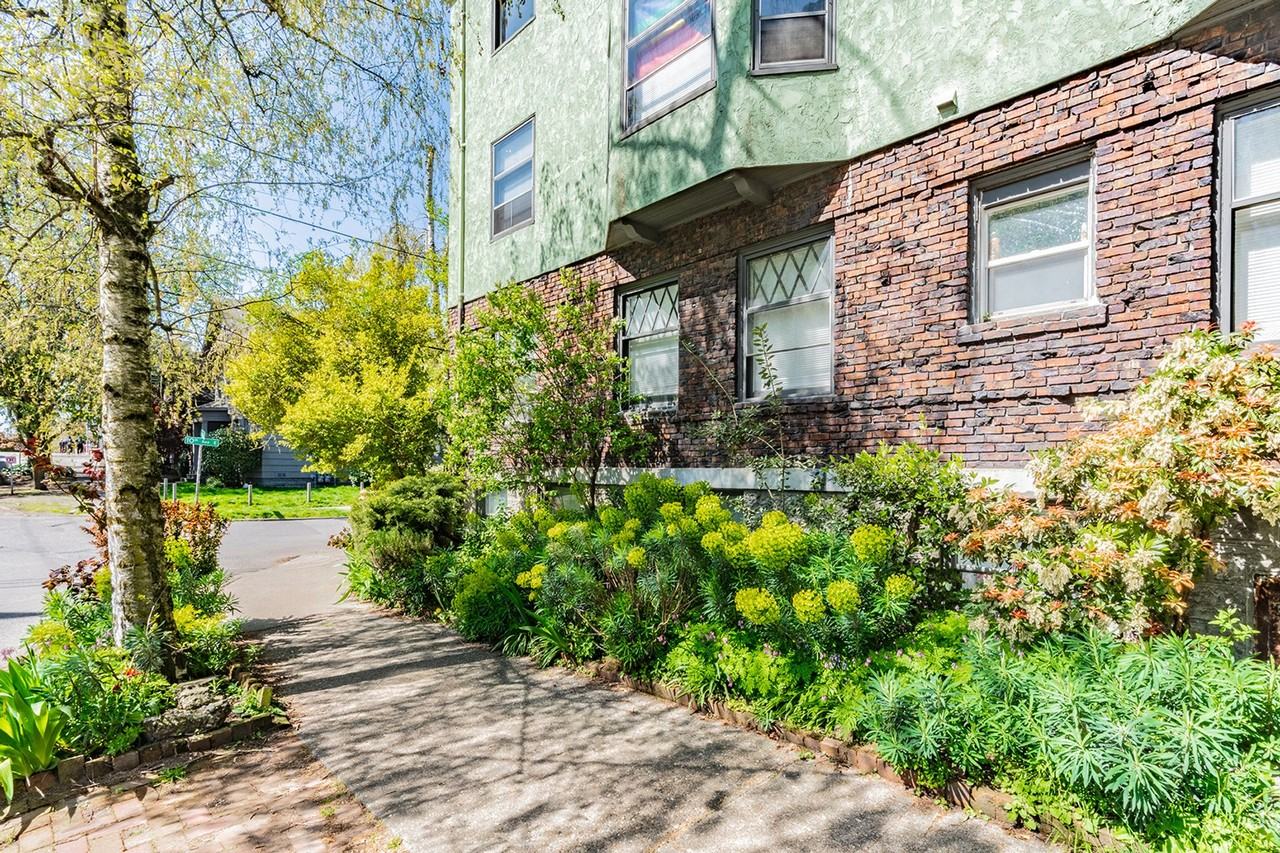 Baird Apartments - Photo 6 of 8