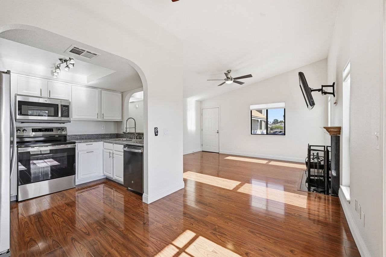 2212 Sunfish Dr #D - Photo 2 of 44