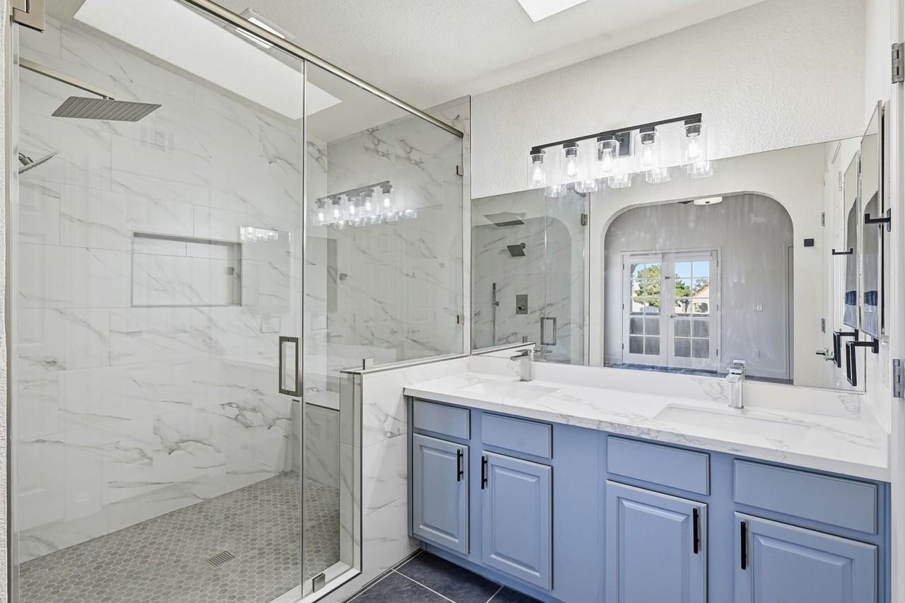 2212 Sunfish Dr #D - Photo 5 of 44