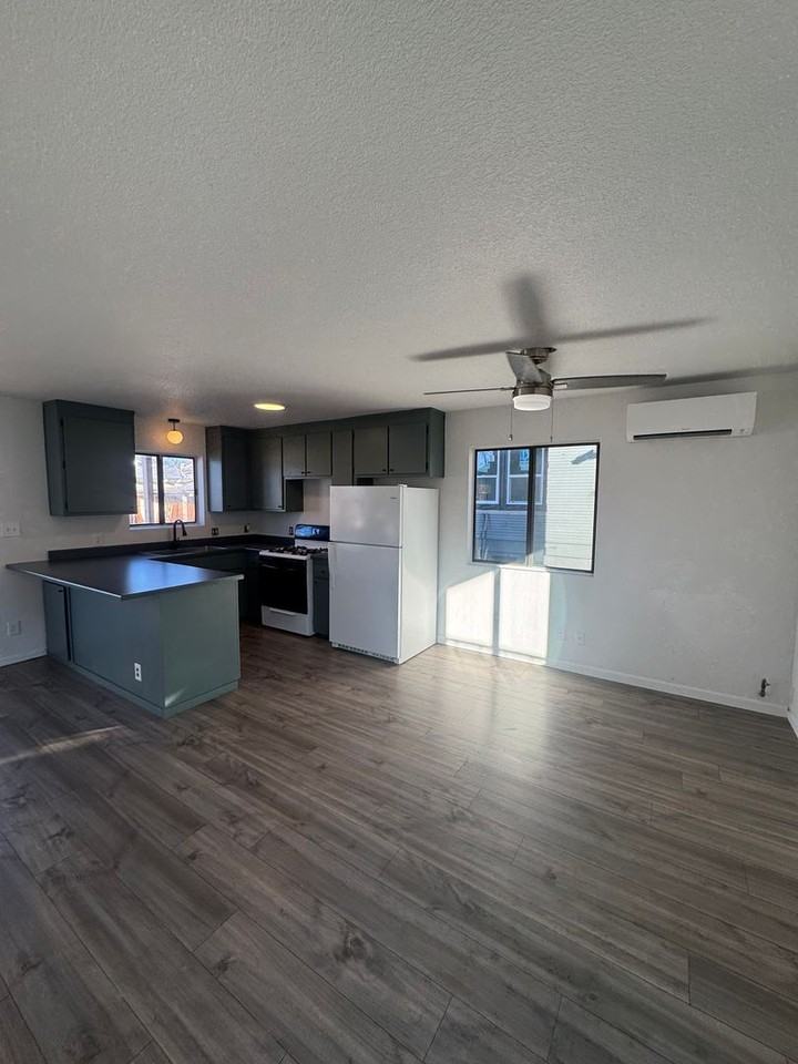 1456 Magnolia Ave - Photo 2 of 9