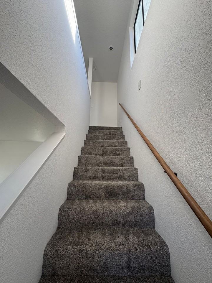 1456 Magnolia Ave - Photo 4 of 9