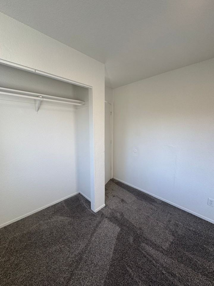 1456 Magnolia Ave - Photo 6 of 9