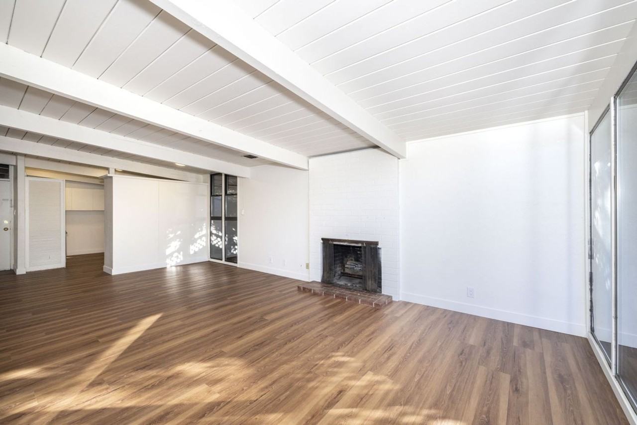 65 Roosevelt Cir - Photo 3 of 13