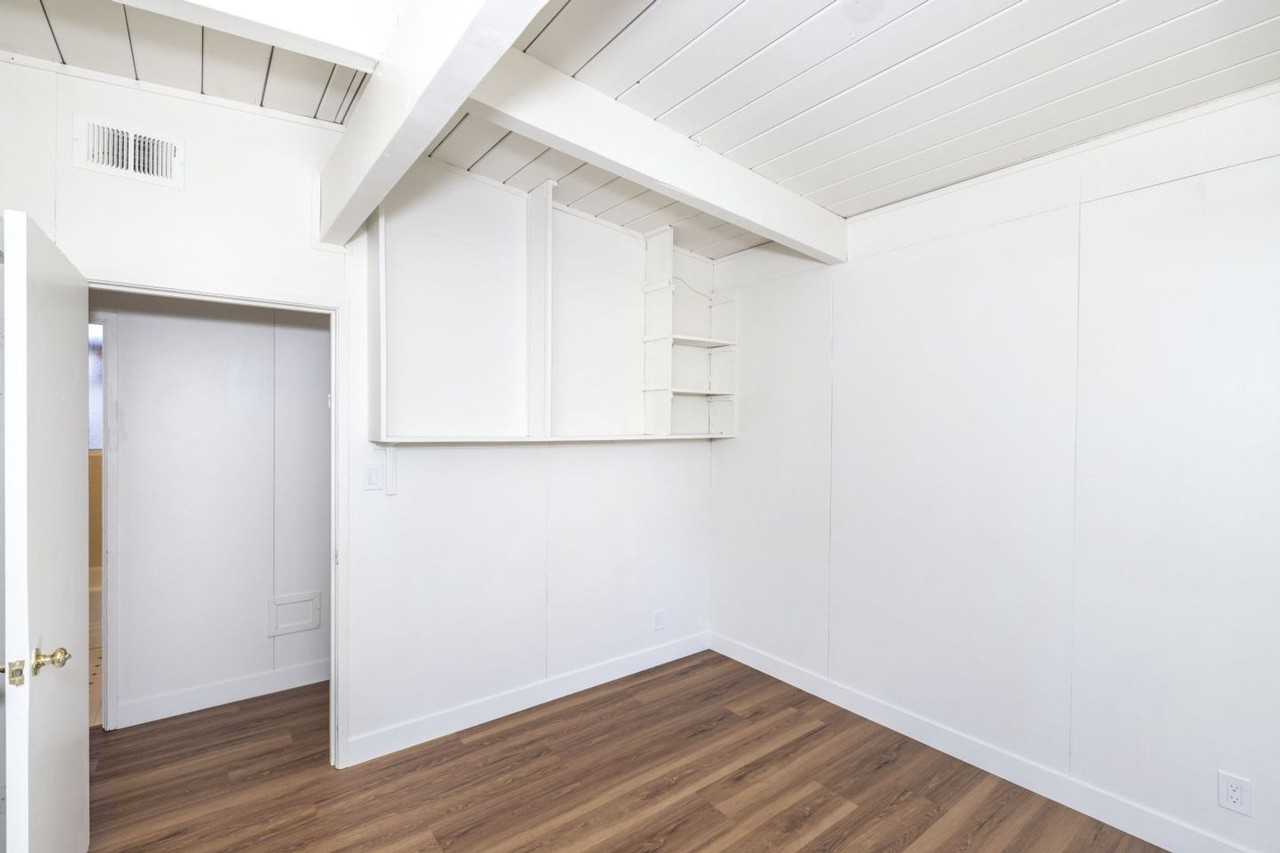 65 Roosevelt Cir - Photo 6 of 13