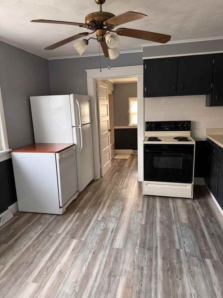 402 W Kenneth Ave - Photo 6 of 10