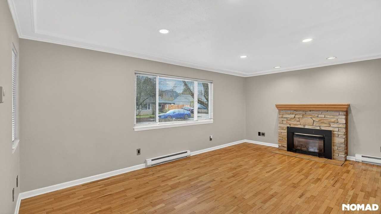 2920 Pearl St - Photo 7 of 32