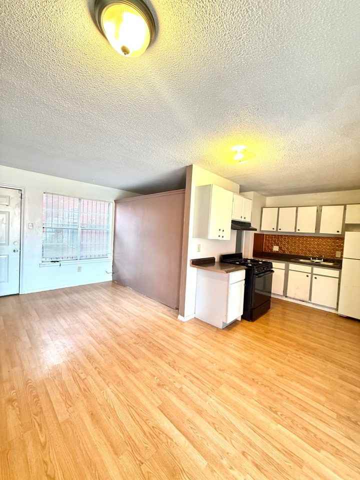 2800 Vail Ave Se - Photo 2 of 6