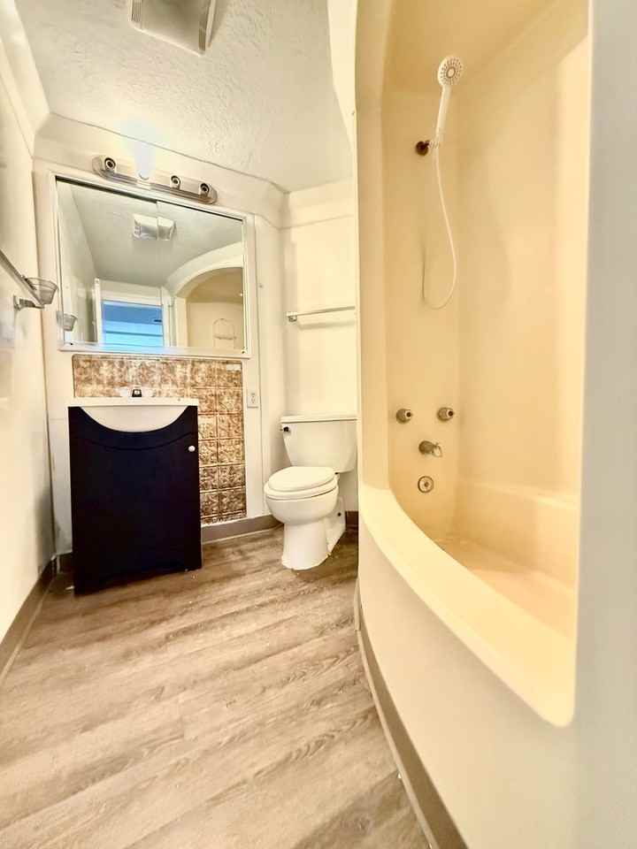 2800 Vail Ave Se - Photo 6 of 6