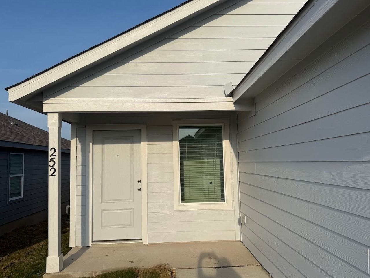 252 Ottaway Way - Photo 3 of 28