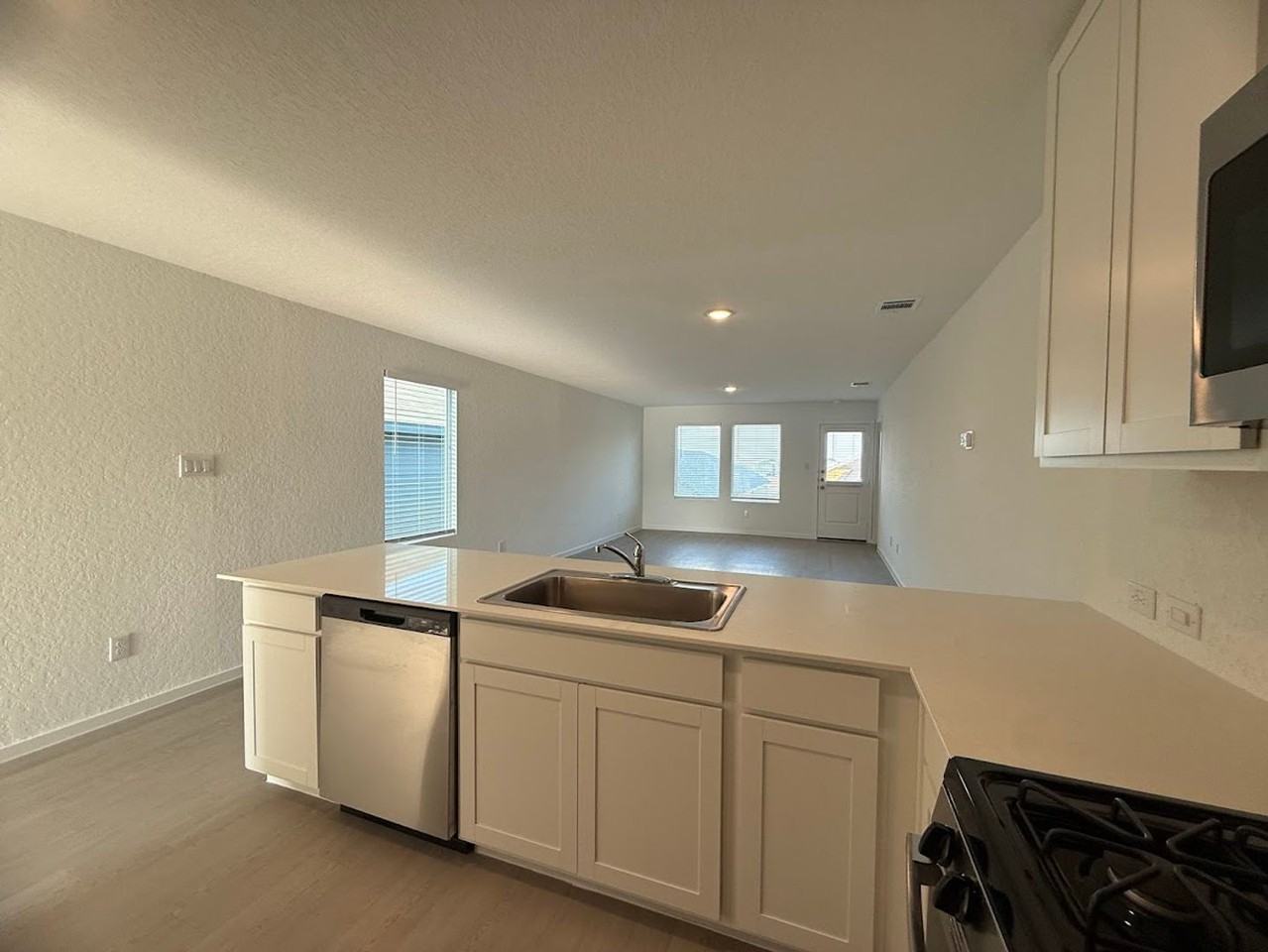 252 Ottaway Way - Photo 7 of 28