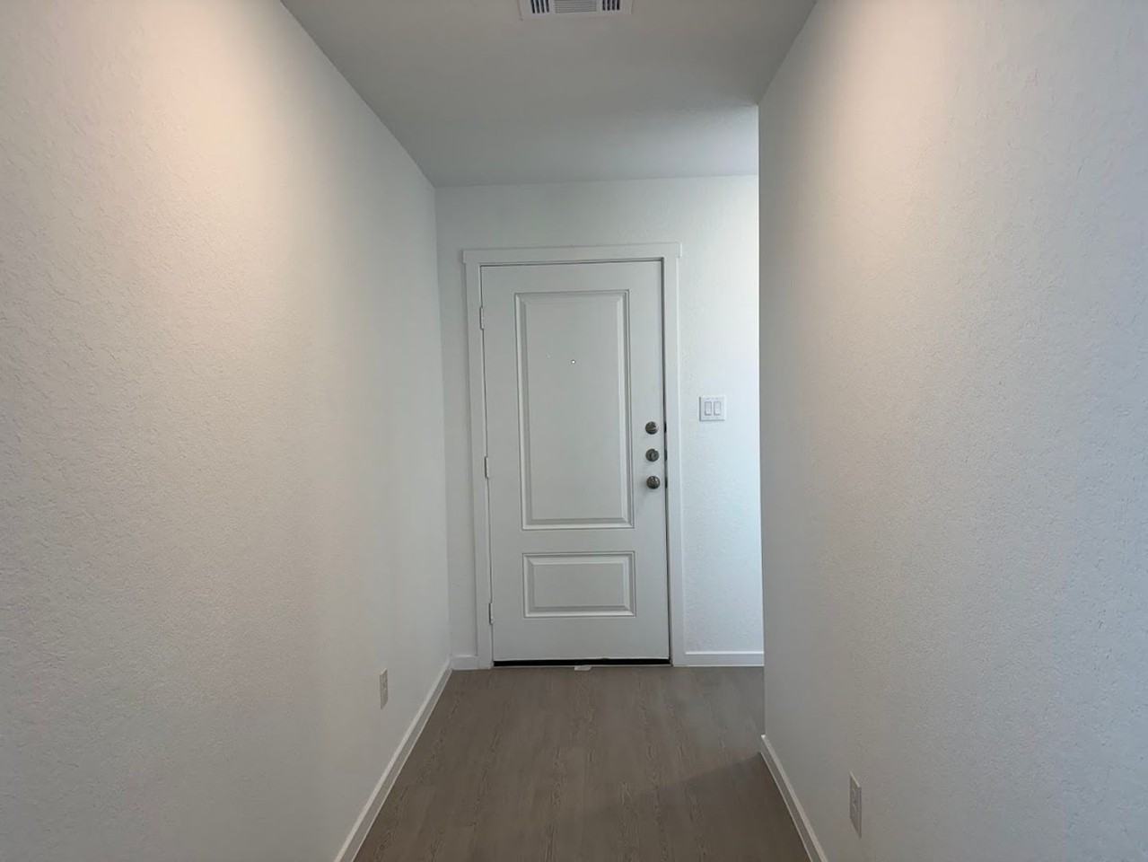 256 Ottaway Way - Photo 2 of 21