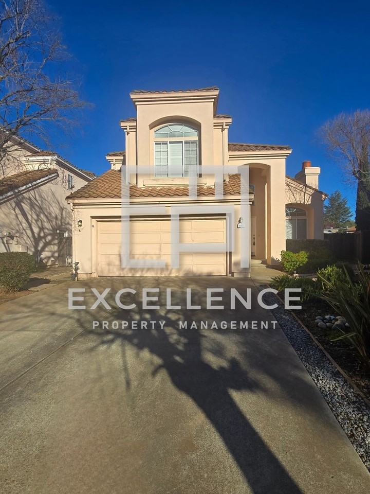 498 Via Sorrento - Photo 2 of 25