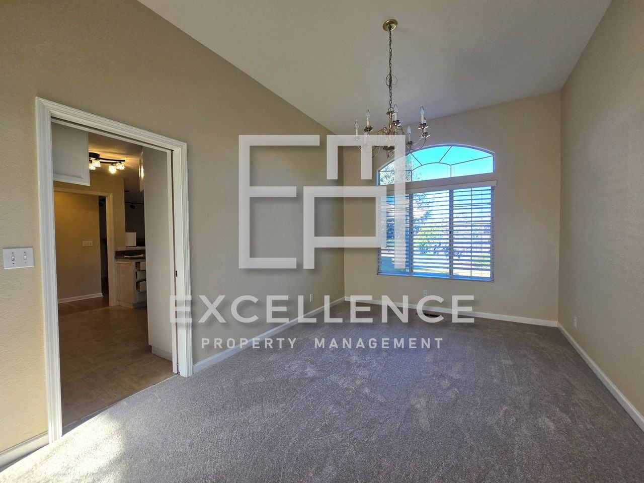 498 Via Sorrento - Photo 4 of 25