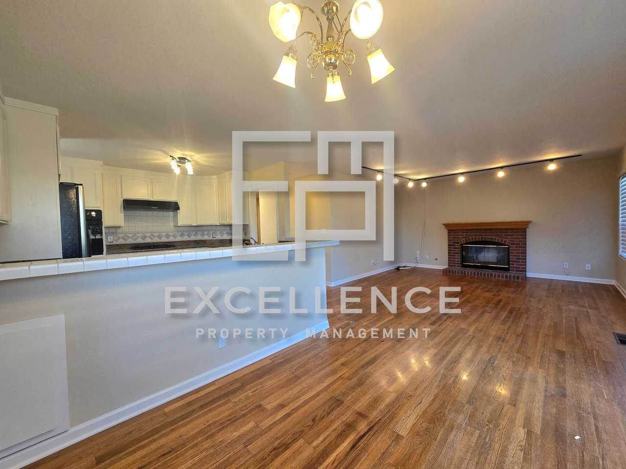 498 Via Sorrento - Photo 7 of 25