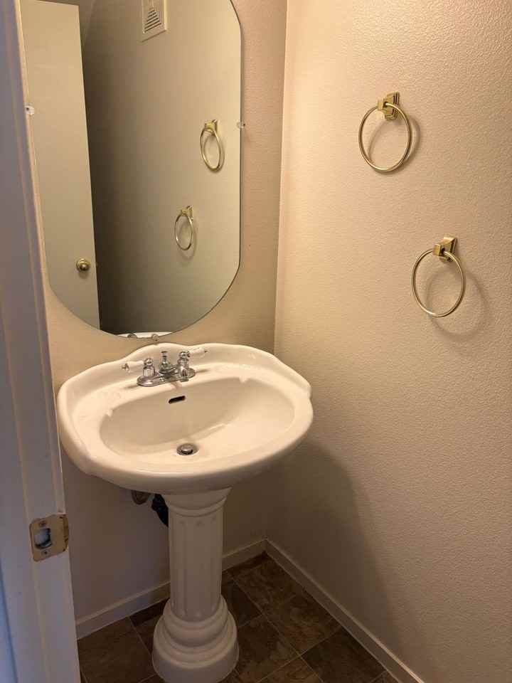 137 Dayton Village Pkwy - Photo 2 of 10