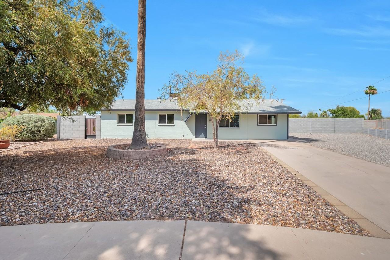 1930 E Palmcroft Dr - Photo 7 of 32