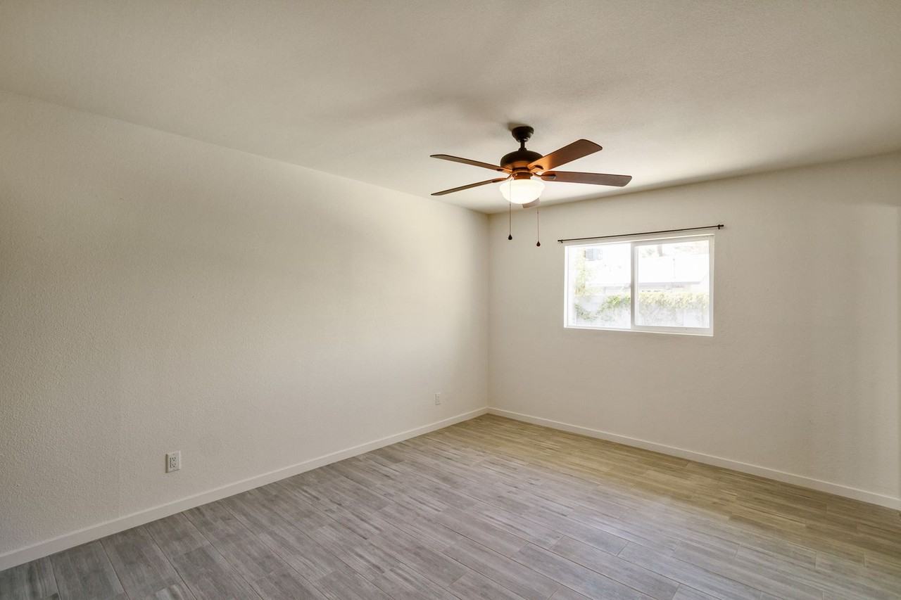 507 E Riviera Dr - Photo 7 of 15