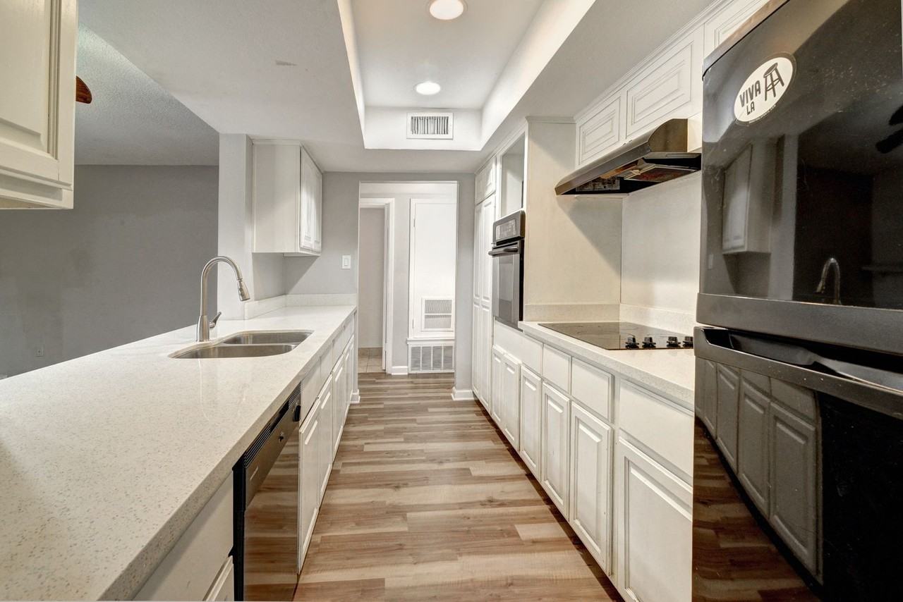 433 E Riviera Dr - Photo 4 of 29