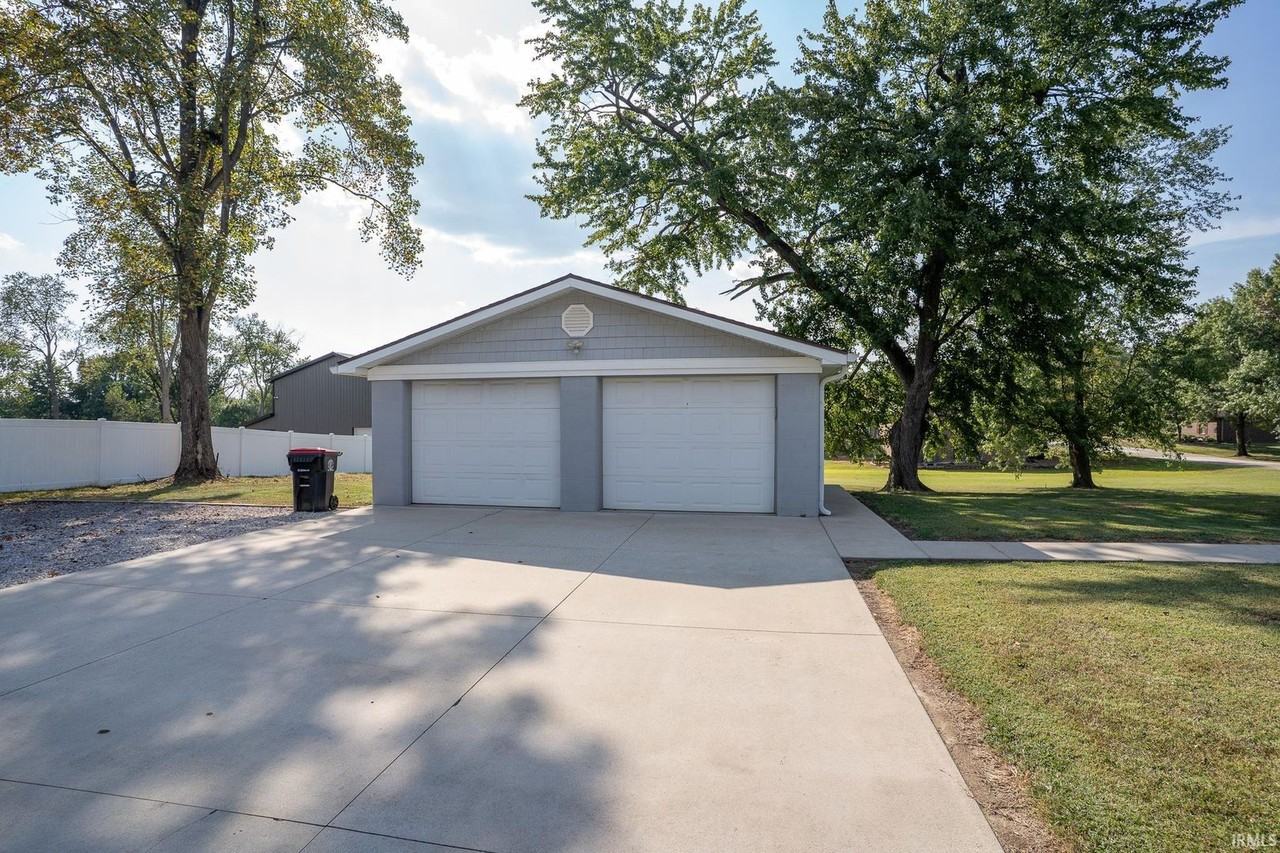 6100 Oak Hill Rd - Photo 5 of 20