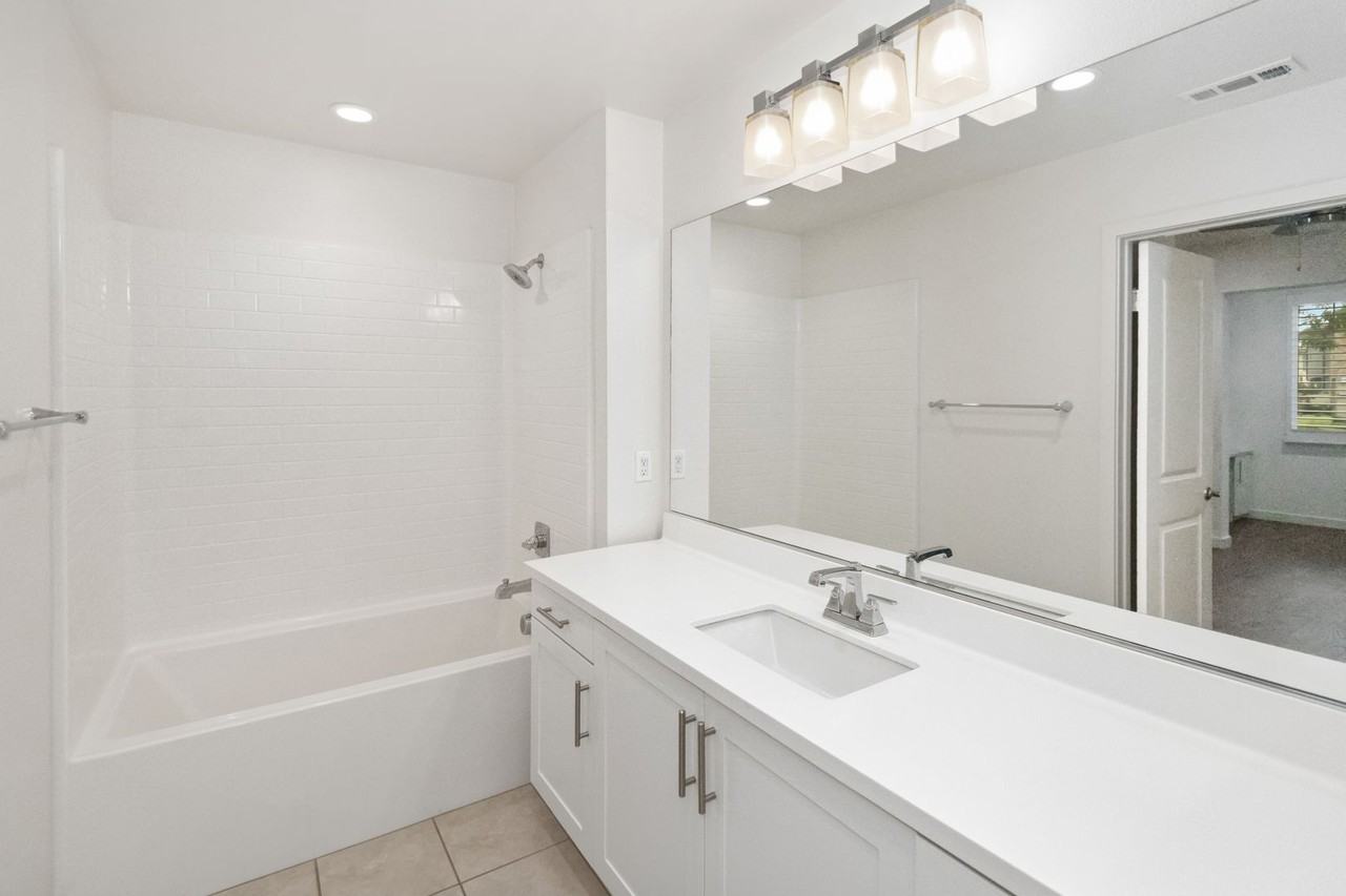 341 Magnet - Photo 5 of 26