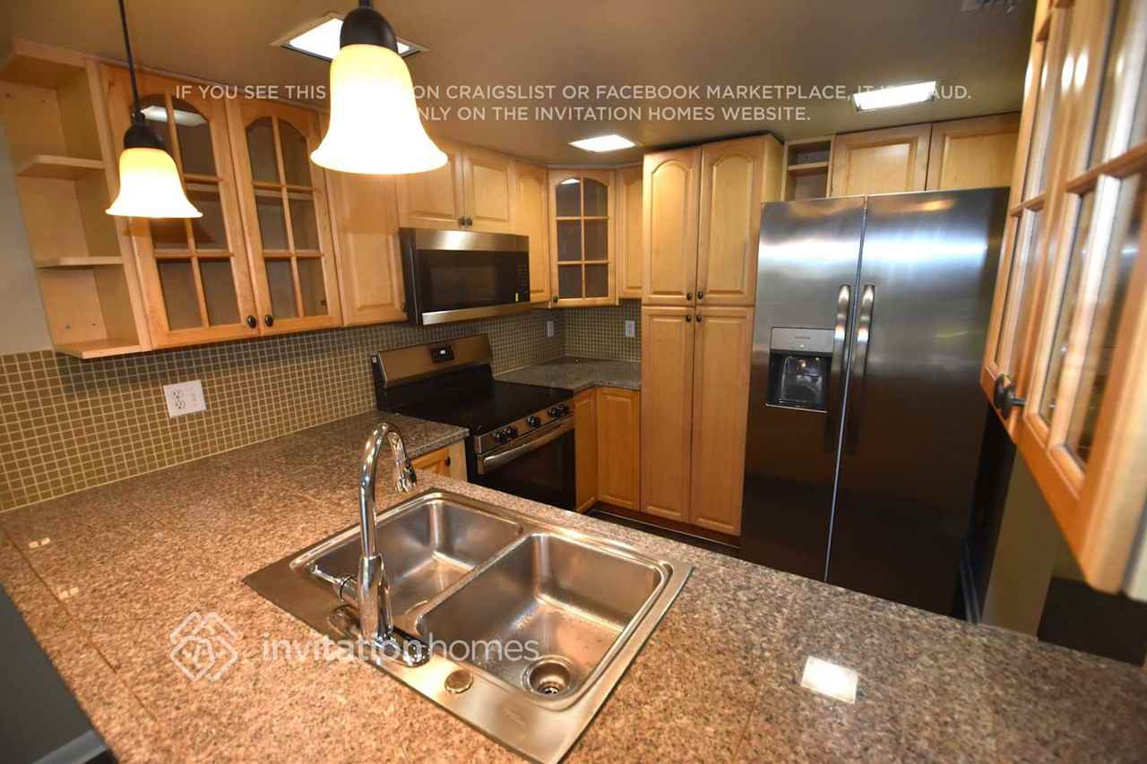 4430 Sw 70th Ter - Photo 3 of 16