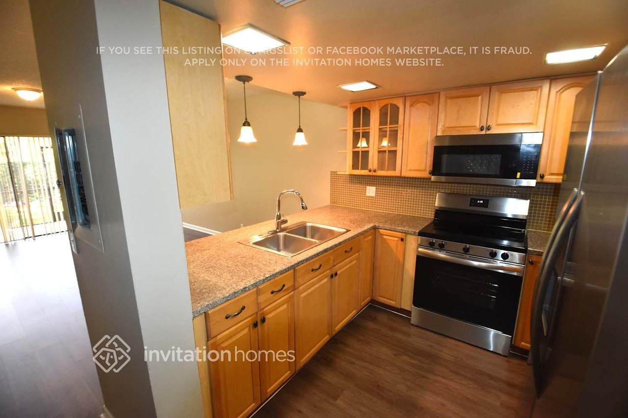 4430 Sw 70th Ter - Photo 4 of 16