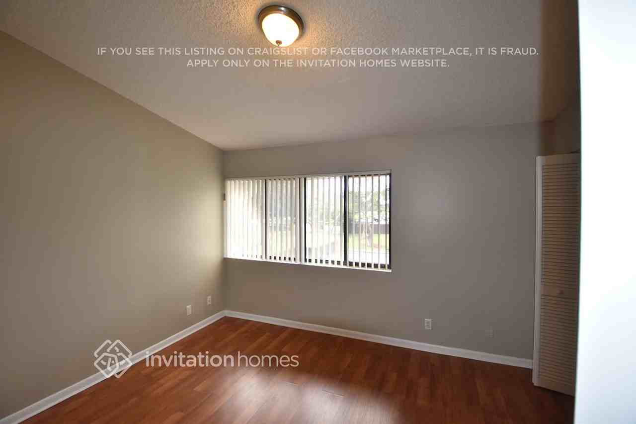 4430 Sw 70th Ter - Photo 7 of 16