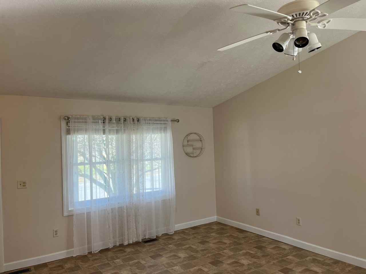 3003 Sullivan St - Photo 4 of 18