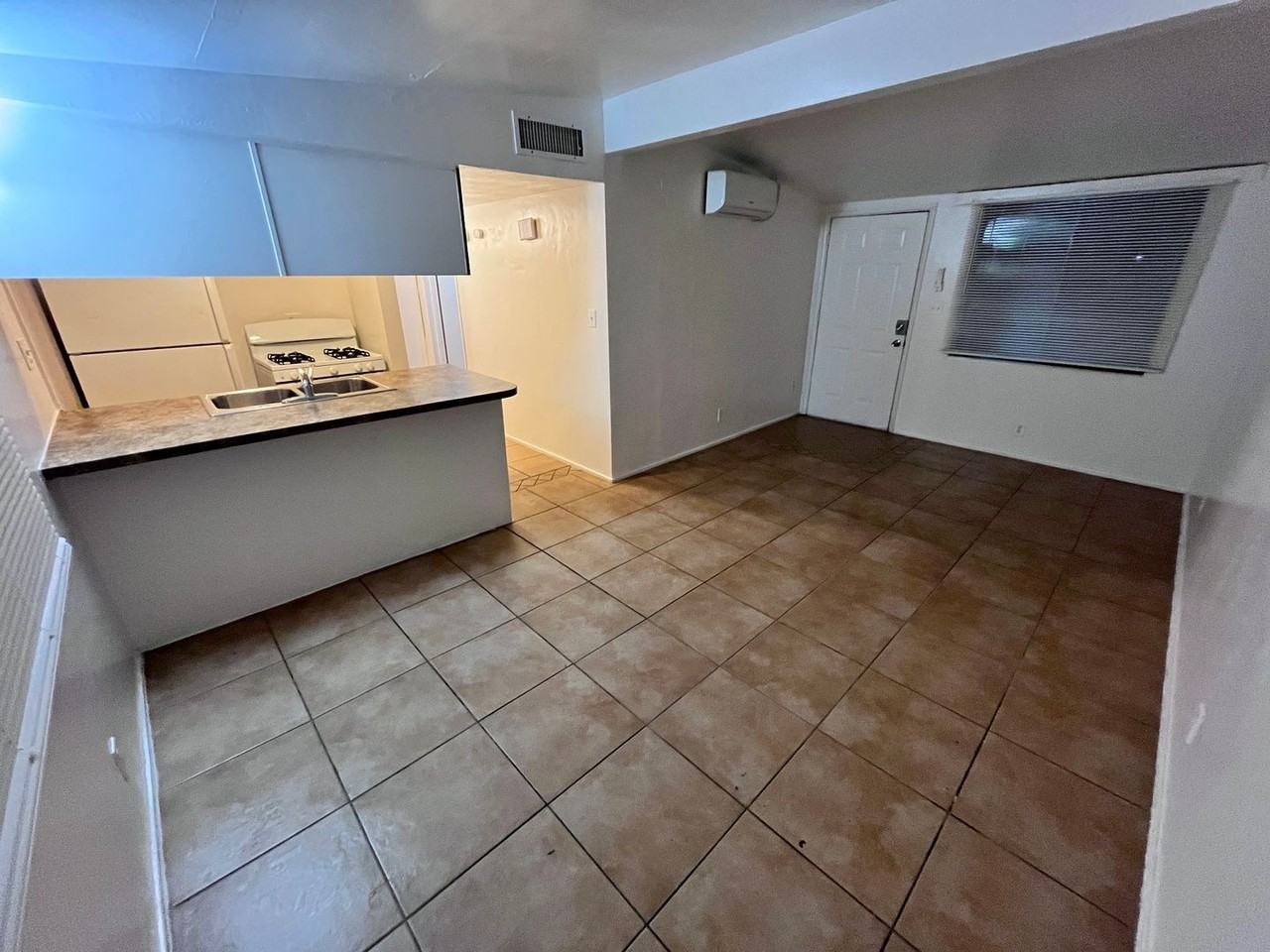 1634-1662 N. Beverly Avenue - Photo 2 of 22