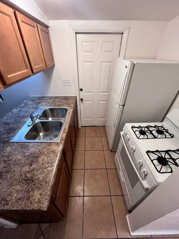 1634-1662 N. Beverly Avenue - Photo 4 of 22