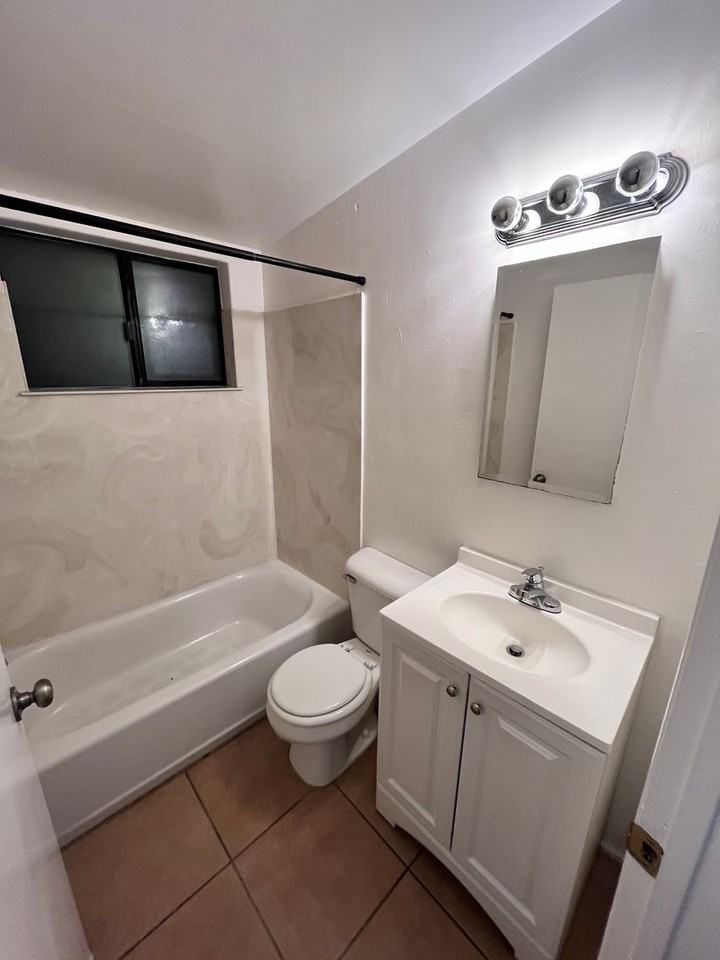 1634-1662 N. Beverly Avenue - Photo 6 of 22