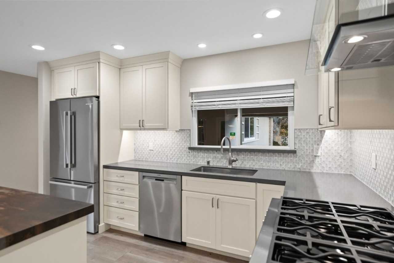 692 Pomeroy Ave - Photo 4 of 28