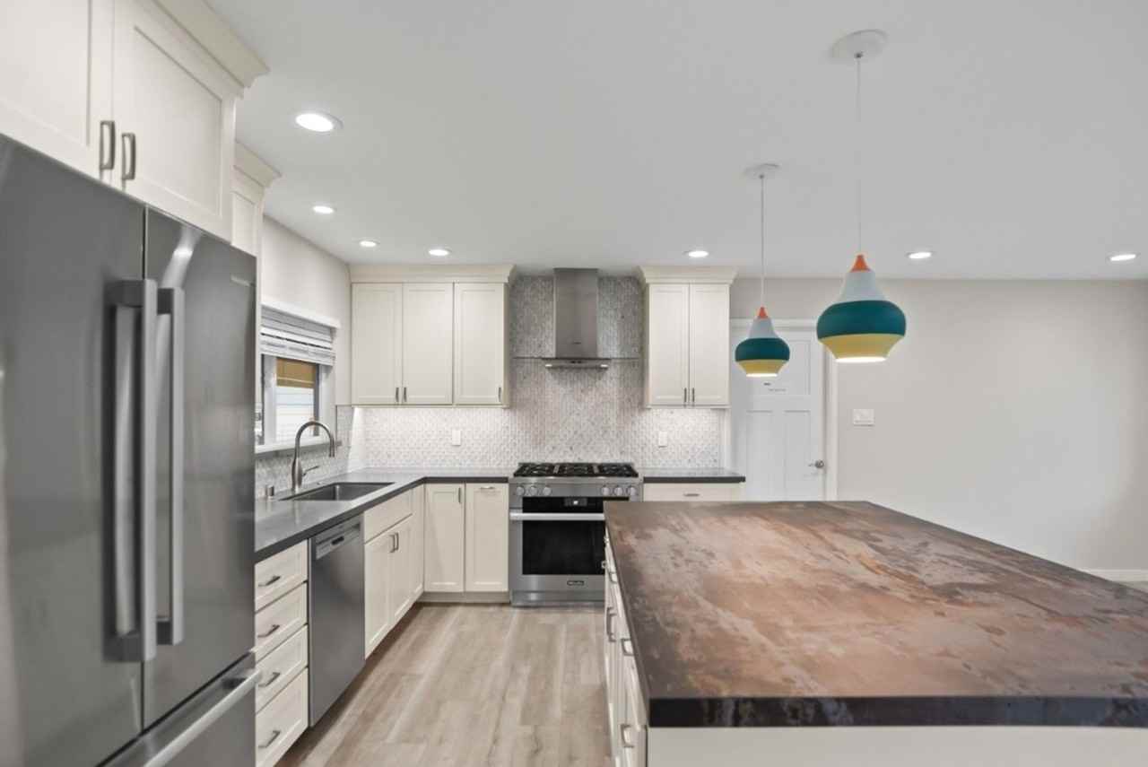 692 Pomeroy Ave - Photo 5 of 28