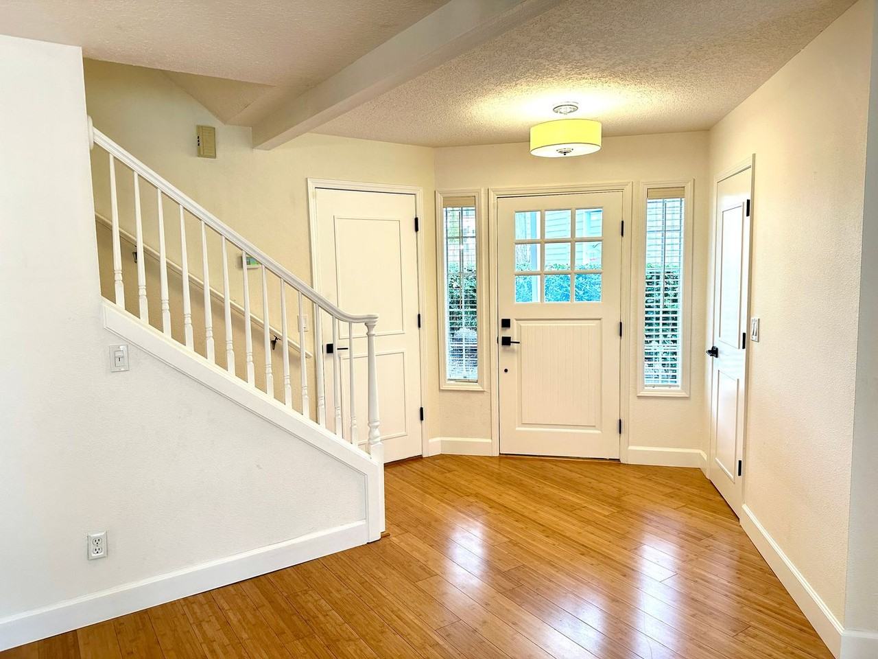 4978 Suntree Ln - Photo 3 of 29