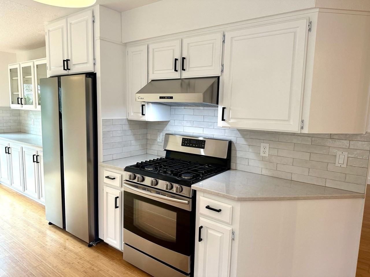 4978 Suntree Ln - Photo 5 of 29