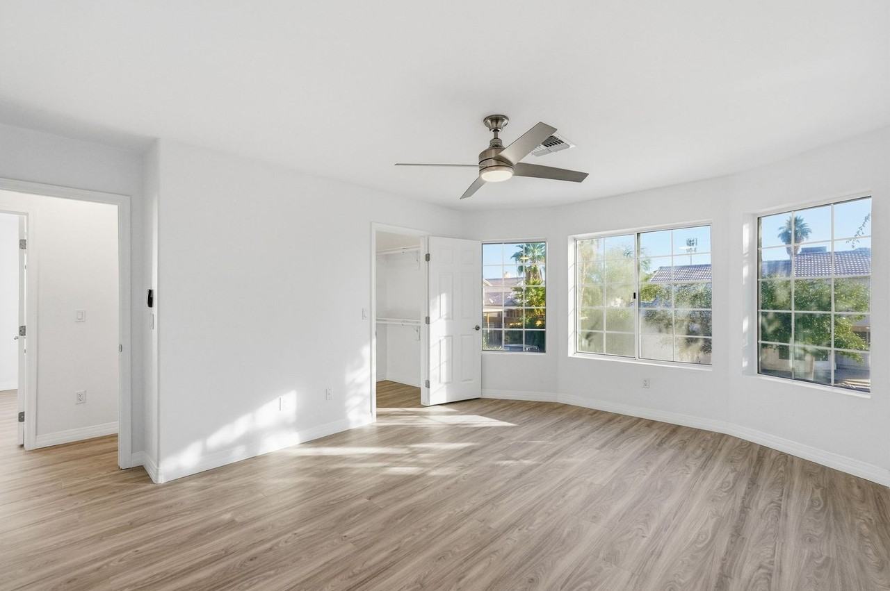 19016 N 37th St - Photo 4 of 33