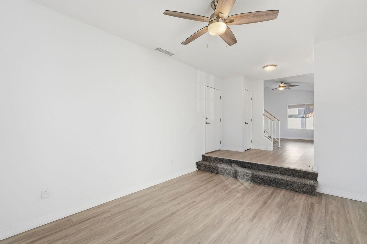 19016 N 37th St - Photo 6 of 33