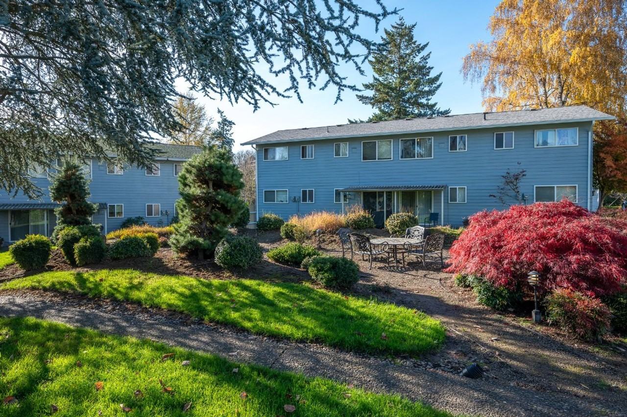 Ivy Terrace Apartments - Photo 2 of 22