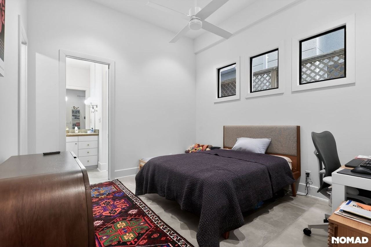 2225 Hopkins St - Photo 5 of 34