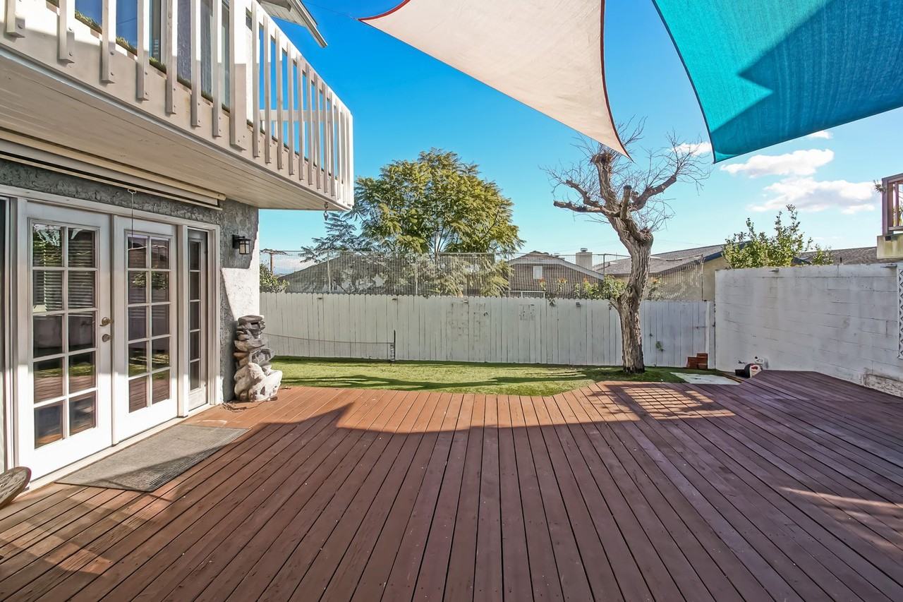 1748 Carver St - Photo 5 of 33