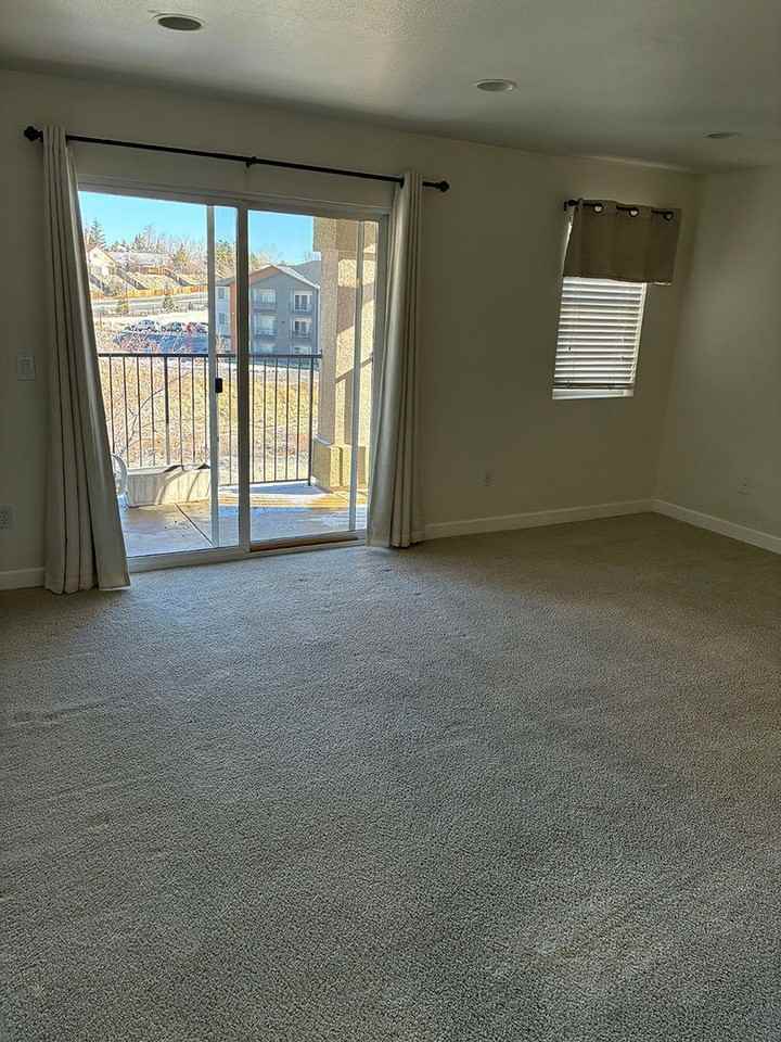 6850 Sharlands Ave - Photo 4 of 21