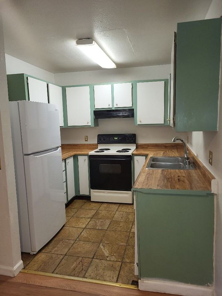 2410 Tripp Dr #17 - Photo 5 of 16