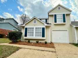 featured image of 810 Harbor Bend Dr