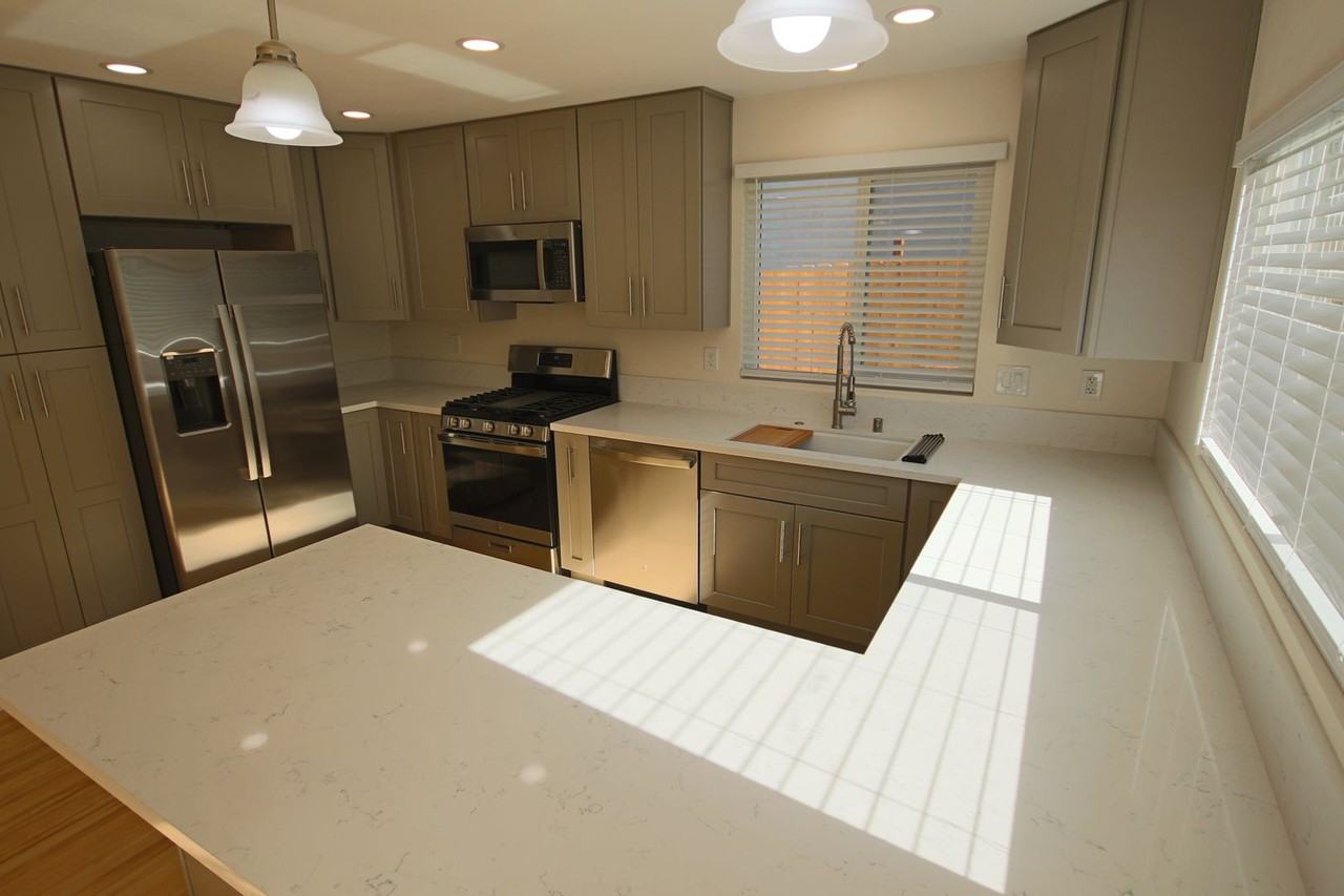 9125 Outinda St - Photo 5 of 26