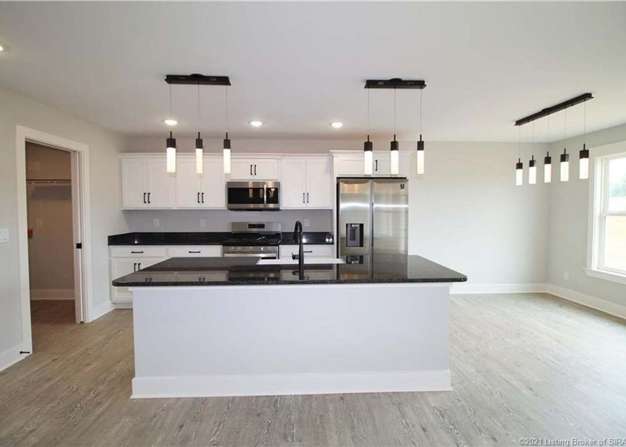 4448 Venice Way - Photo 2 of 38