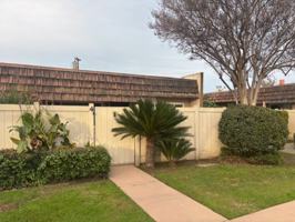 featured image of 3800 Stockdale Hwy #4