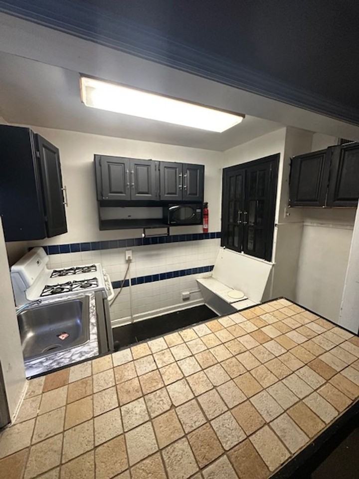 846 846 Windmere Ave - Photo 3 of 12