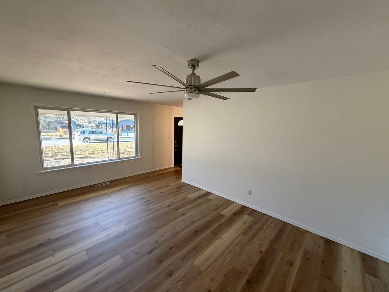 2854 N Loxley Ave - Photo 2 of 22