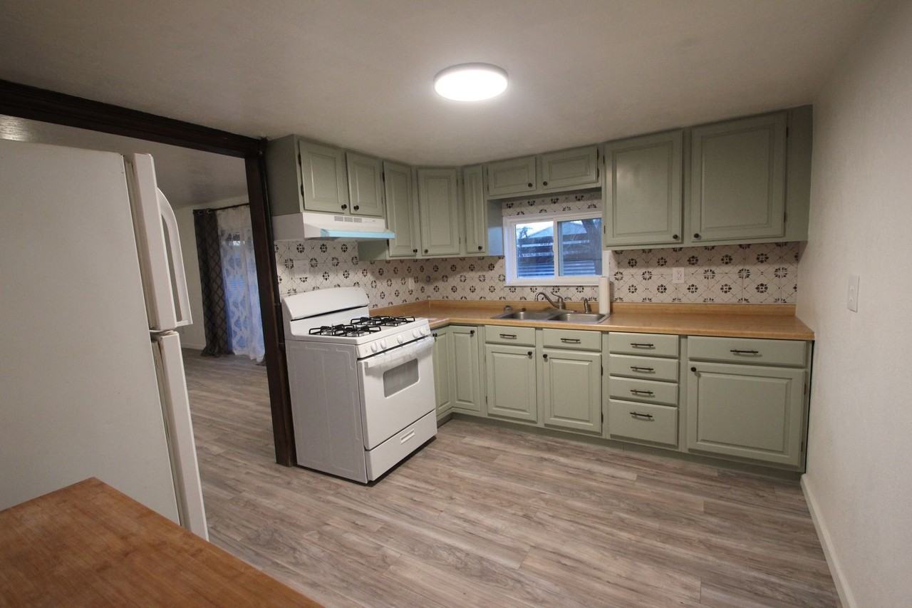 1414 Griegos Rd Nw - Photo 4 of 12